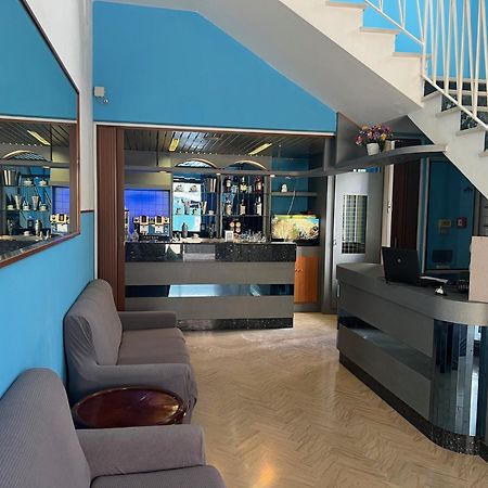 Hotel Estense Rimini Bagian luar foto