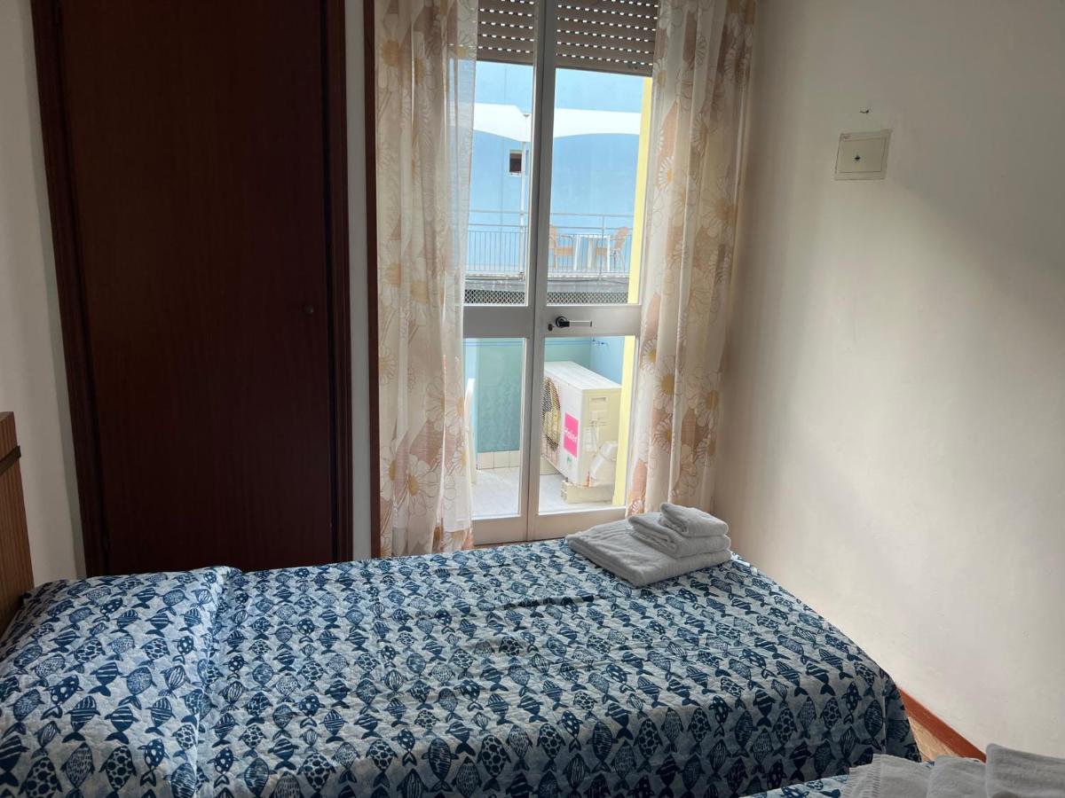 Hotel Estense Rimini Bagian luar foto