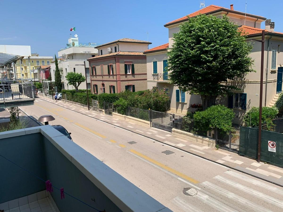 Hotel Estense Rimini Bagian luar foto